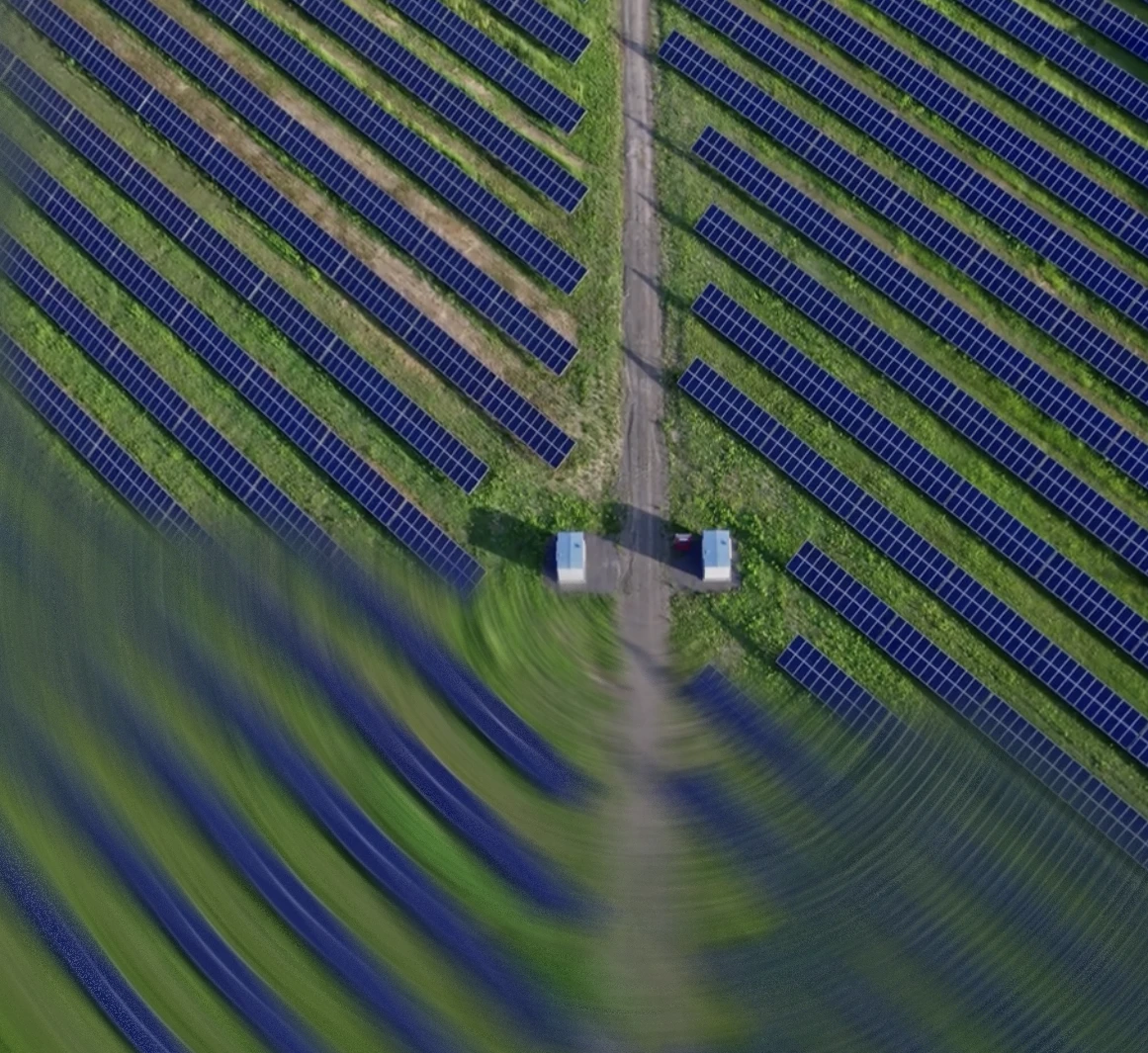 Aufnahme von Photovoltaik-Anlagen aus der Vogelperspektive